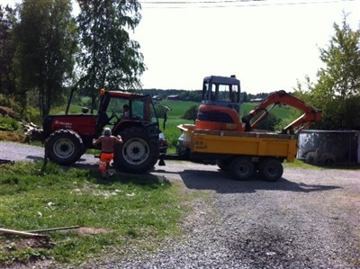 Så kom det traktor og gravemaskin