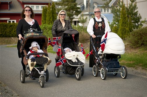 Barnevognmafia på vei til Kari Anne 